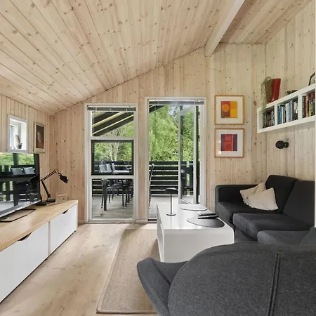 Lovely House On Helgenaes Knebel