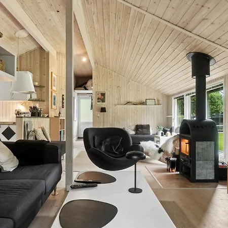 Lovely House On Helgenaes Сasa de vacaciones *